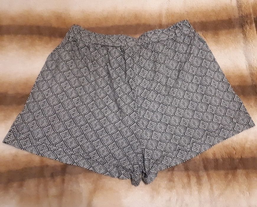 Calções fluídos com padrão - NOVOS