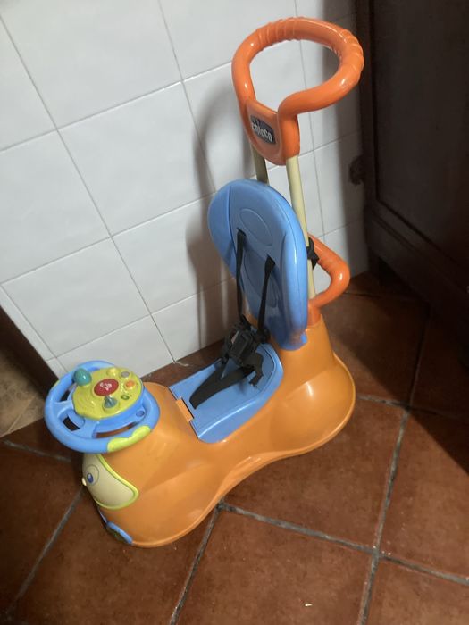 Triciclo para crianças da Chicco em bom estado