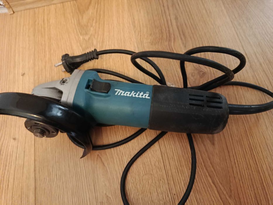 Szlifierką Makita