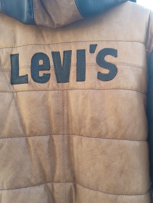 Зимова шкіряна куртка