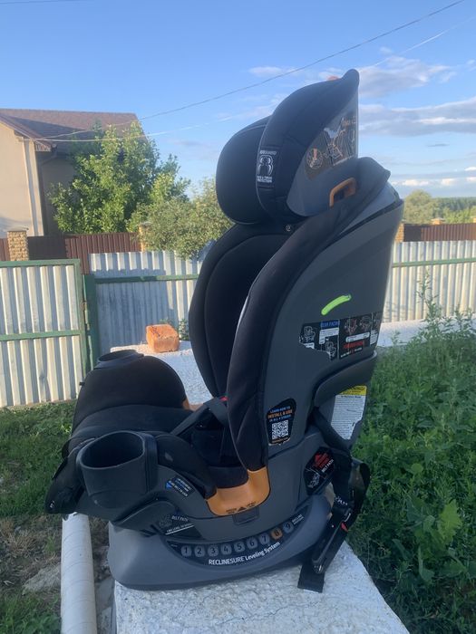 Продам автокрісло Chicco Fit4 4-in-1