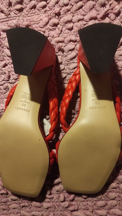 Sandálias novas número 39