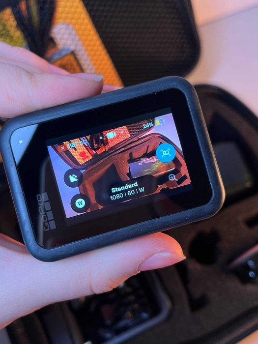 Екшн-камера GoPro Hero 8 із зарядною станцією