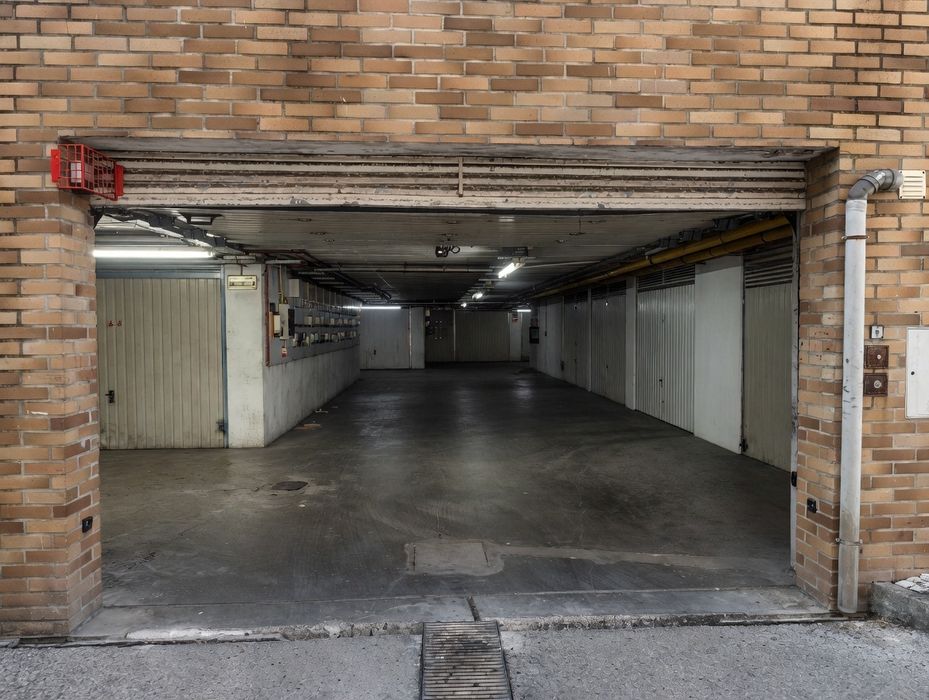 Arrenda-se garagem box carregado