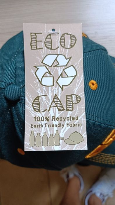 Czapka z daszkiem z Eco materiałów