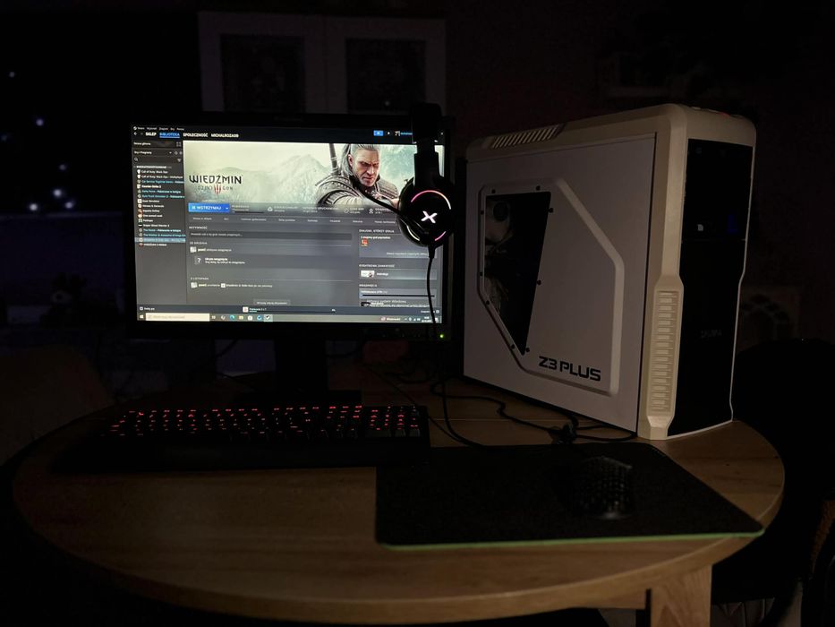 Komputer do gier pelen zestaw