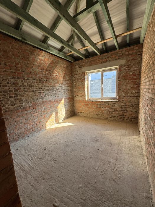 Продам сучасну американку 110 м.кВ в хорошій локації