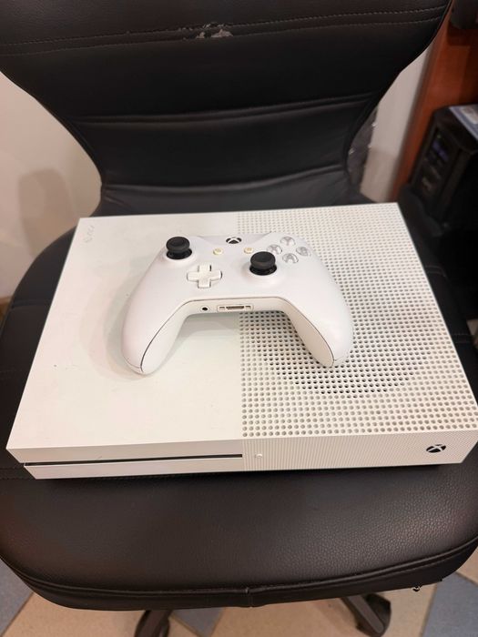Konsola XBOX ONE S z napędem 1000GB 1TB - sprawna 100% gra Project cars 2