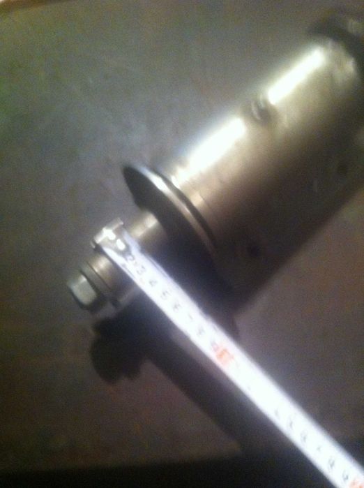 Валы в корпусе с подшипниками