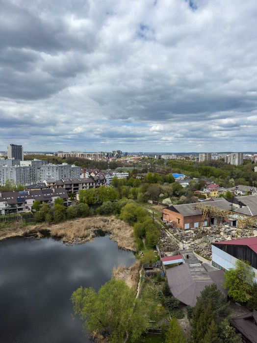2-кімнатна квартира біля озера в ЖК «Lake View», вул. Володимира Великого, 2А — без комісії