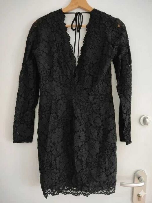 Vestido Curto H&M em Renda Preta – Decote em V e Costas Abertas (Tam. M)