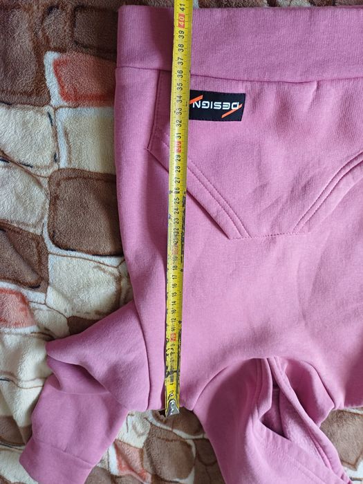 Теплий зимовий спортивний костюм на дівчинку.