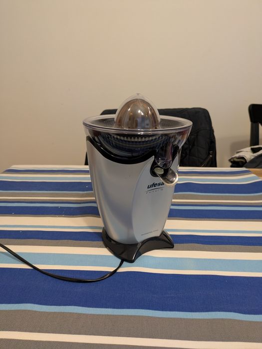 Espremedor ufesa Futura