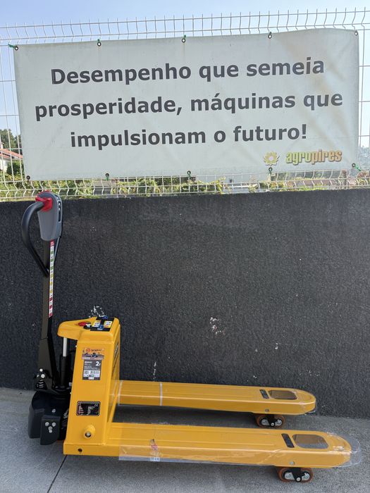 Porta paletes eletrico 2000 kg