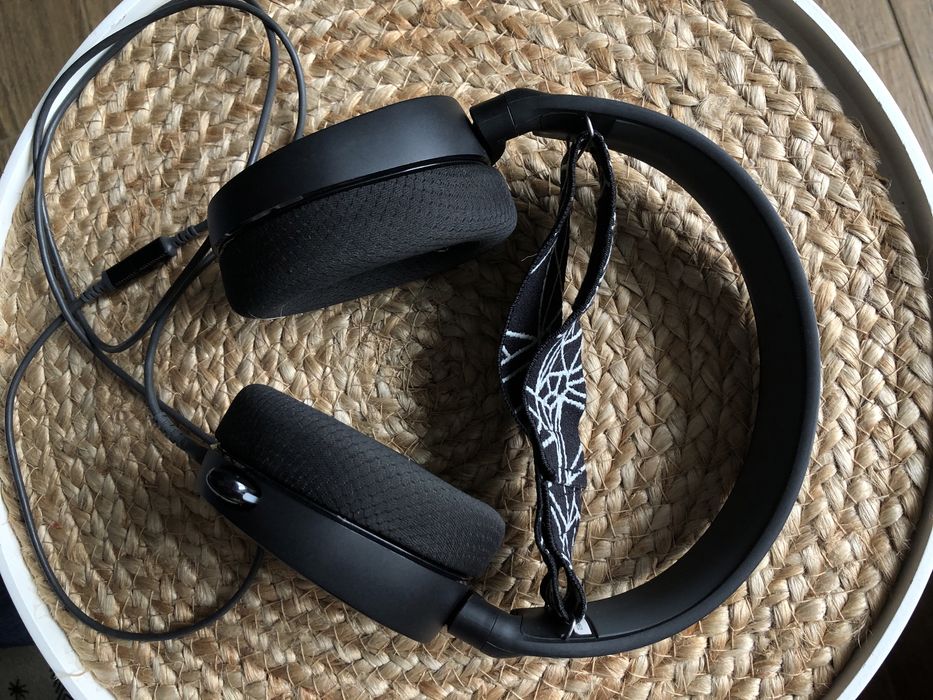 ‼️ТЕРМІНОВО ПРОДАЮ‼️ Ігрові навушники steelseries arctis 3 , чорні