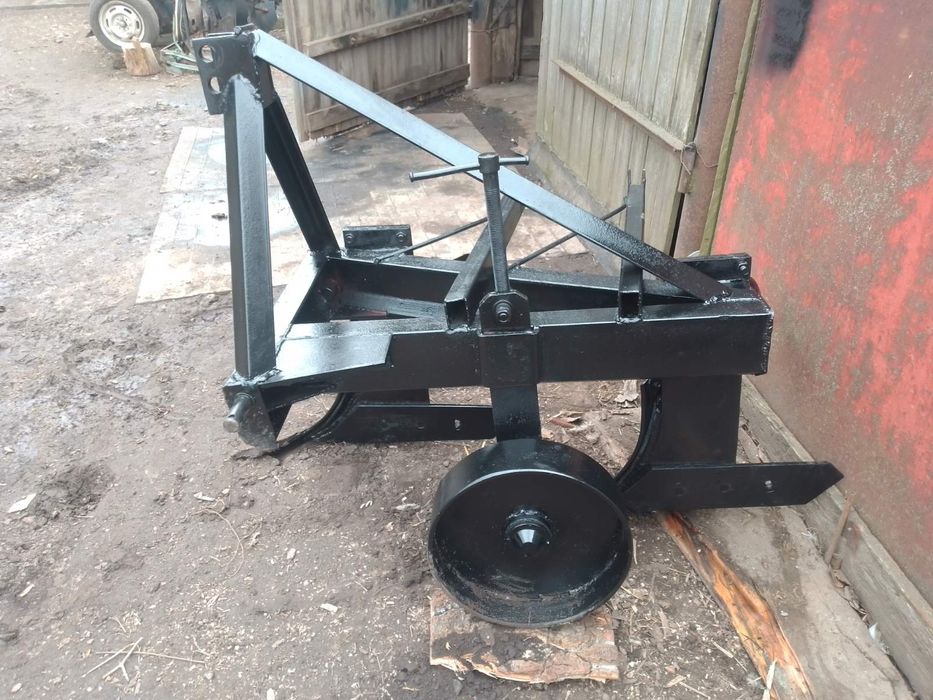 Продам плуг 2*30