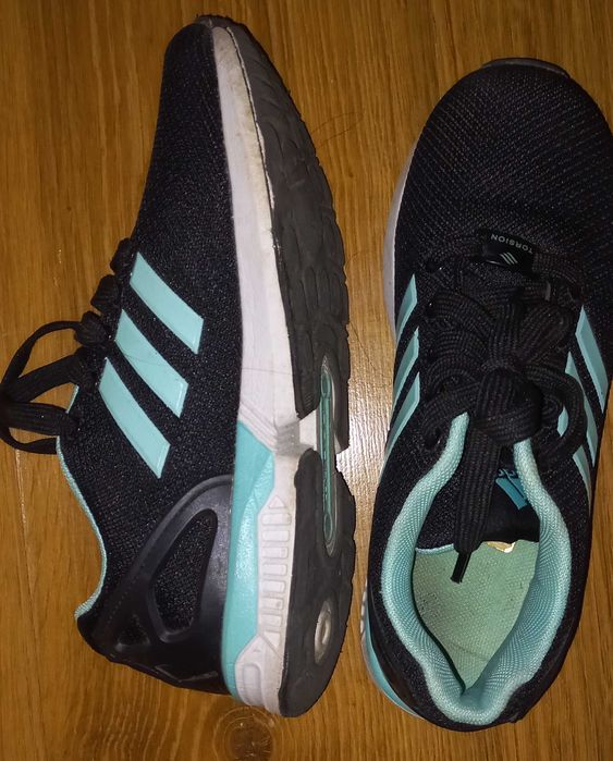 Жіночі кросівки ADIDAS