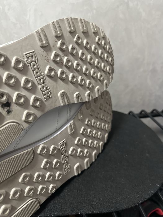 Продам кросівки Reebok 42