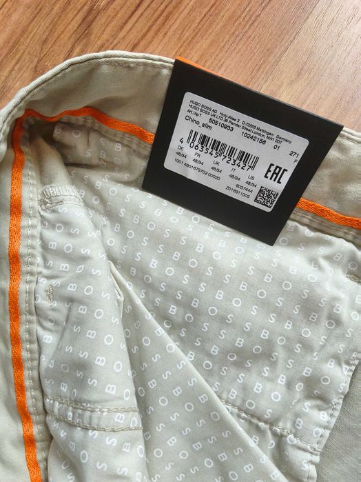 BOSS Spodnie Chino Slim Fit 48/34 (33WC)