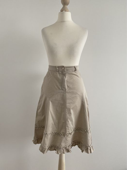 Beżowa spódnica do kolan M 38 basic