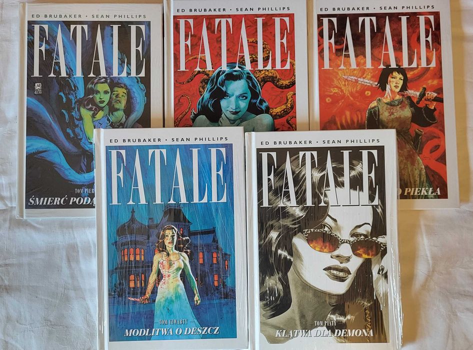 FATALE 1,2,3,4,5 komplet zestaw. Część komiksów nowych, w folii. W zestawie m.in: Diabelski interes, Na zachód od piekła