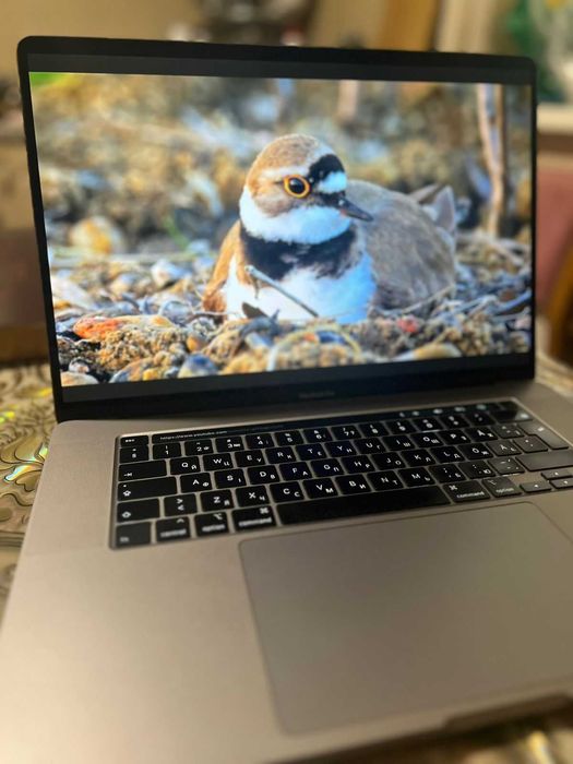 MacBook Pro 16" 2019 / i7 2.6GHz / 32GB RAM / 512GB SSD / Radeon Pro 5300M 4GB