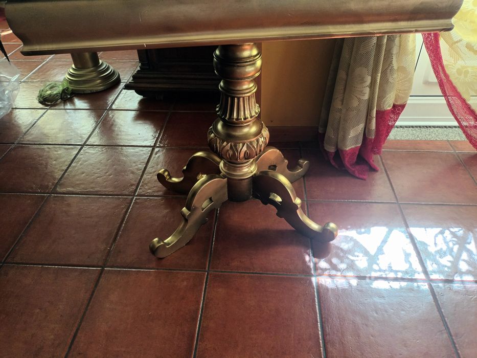 Mesa de Jogo muito antiga