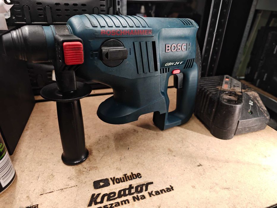 Młotowiertarka Bosch G.B.H 2.4.V Professional Body + Ładowarka B.T.I