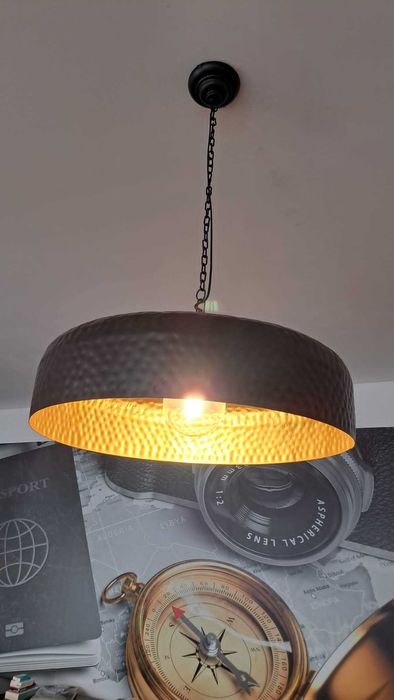 Candeeiros suspensos