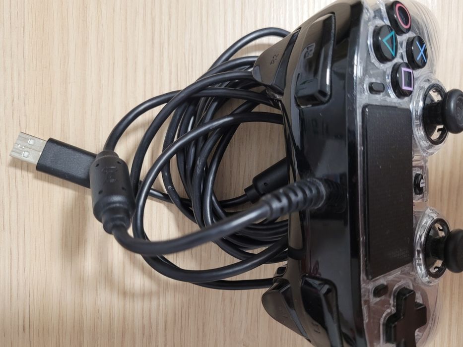 Pad Nacon do PlayStation 4 PS4 Przewodowy Podświetlany Niebieskim