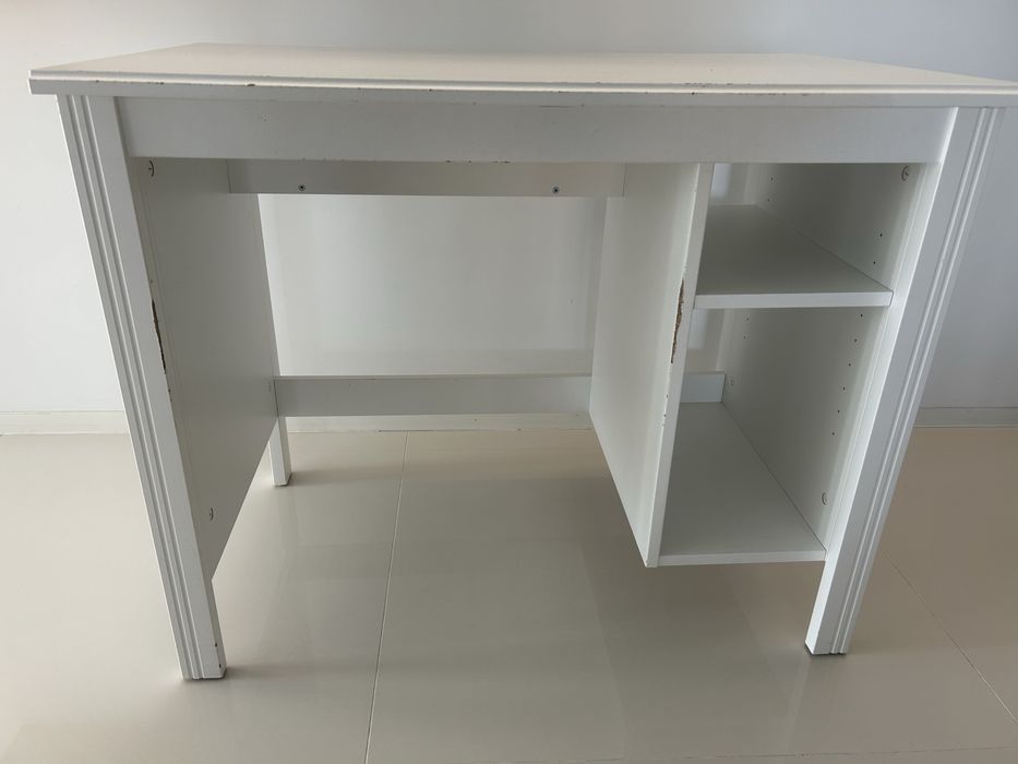 Secretária IKEA Brusali