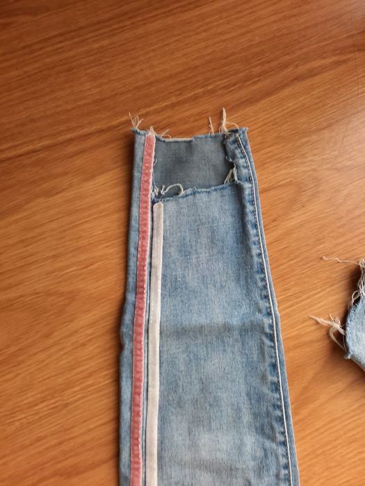 Calças de ganga com detalhe