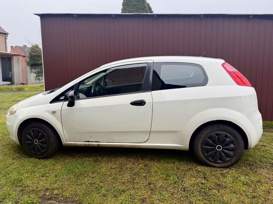 Fiat Punto Fiat Grande Punto z 2009 roku, silnik 1.2 benzyna