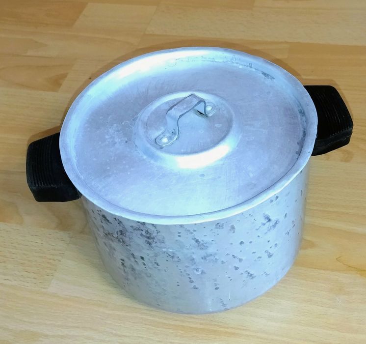 Кастрюля. Алюминий. Производство СССР.  Ёмкость 3 литра .