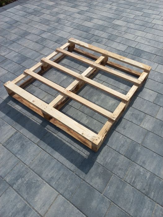Palety 115x115 cm - 3 szt w dobrym stanie