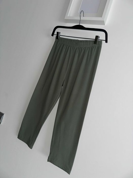 r. 38 / r. M / Leginsy za kolano khaki