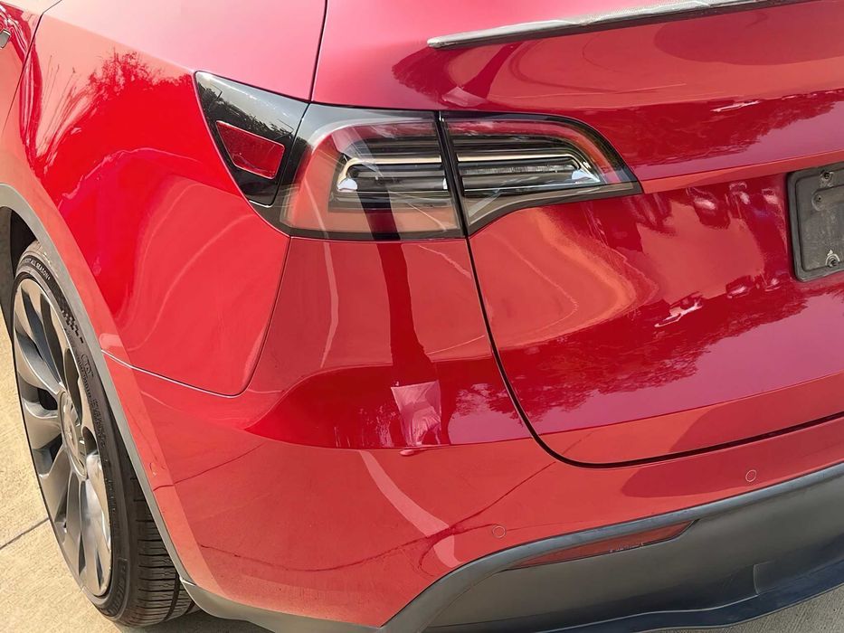 Tesla Model Y      2021