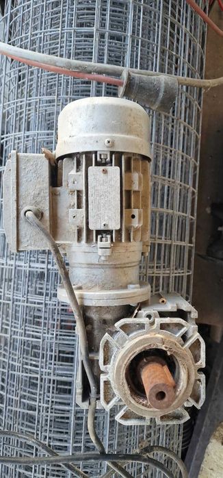 Motor elétrico 0,18 kW com redutor NORD 90º – 230V – 1390 rpm