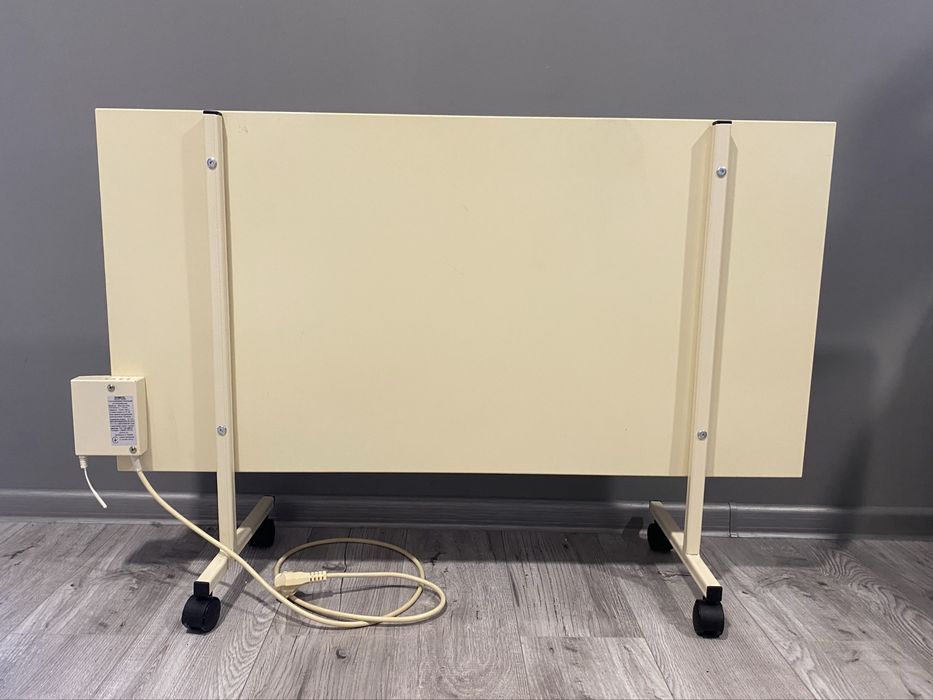 Керамічний обігрівач Dimol Maxi 05 Plus 750 Вт з ніжками