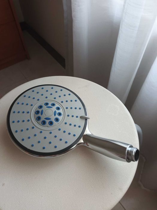 Choveiro universal ,com várias saidas de água ,em aço inoxidável