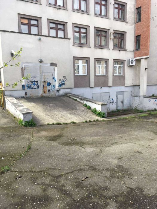 Оренда торгових, офісних прим. в новому  комплексі пл. від 18до 3000м2