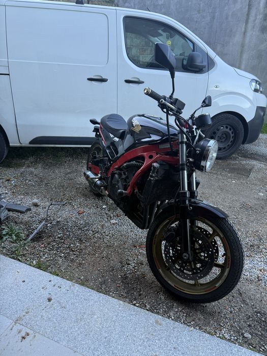 Cbr 600 f3 café racer