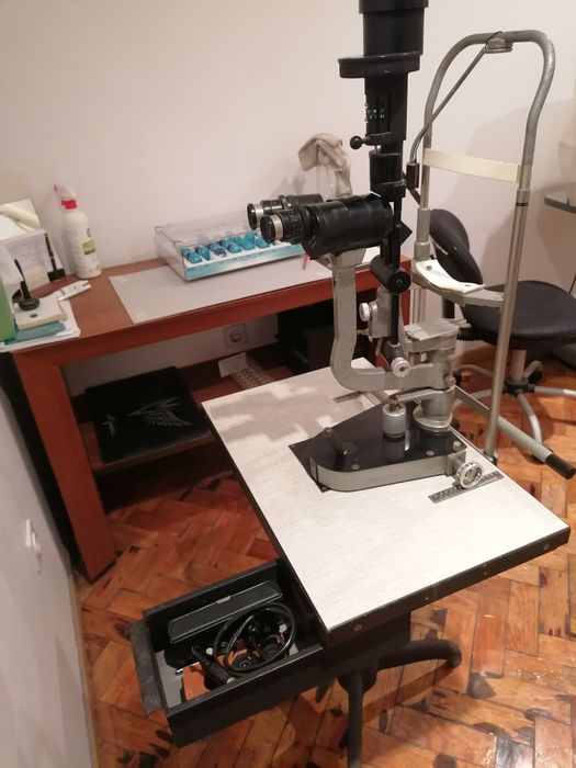 Lâmpada de fenda antiga