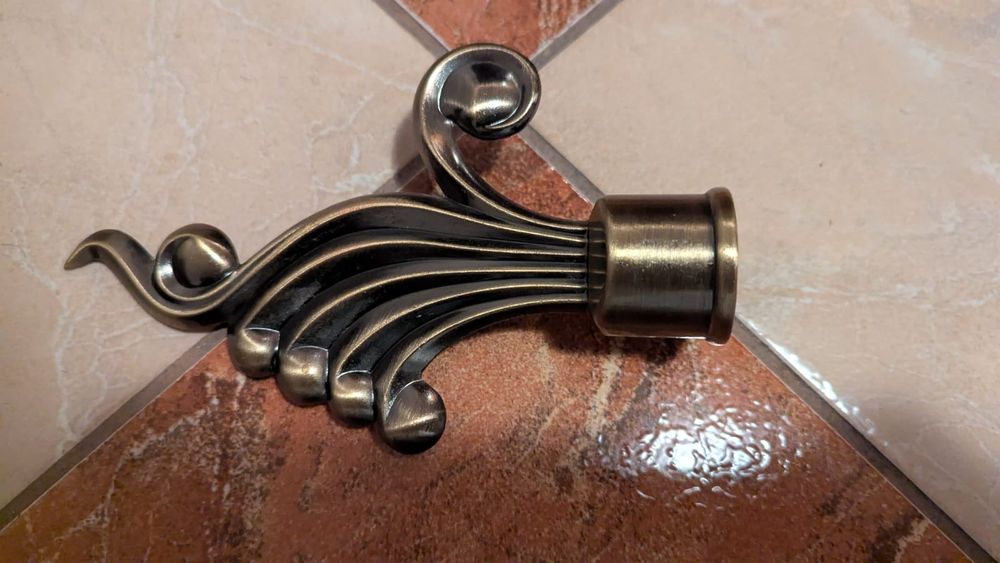 Karnisz mosiężny stare złoto kręcone