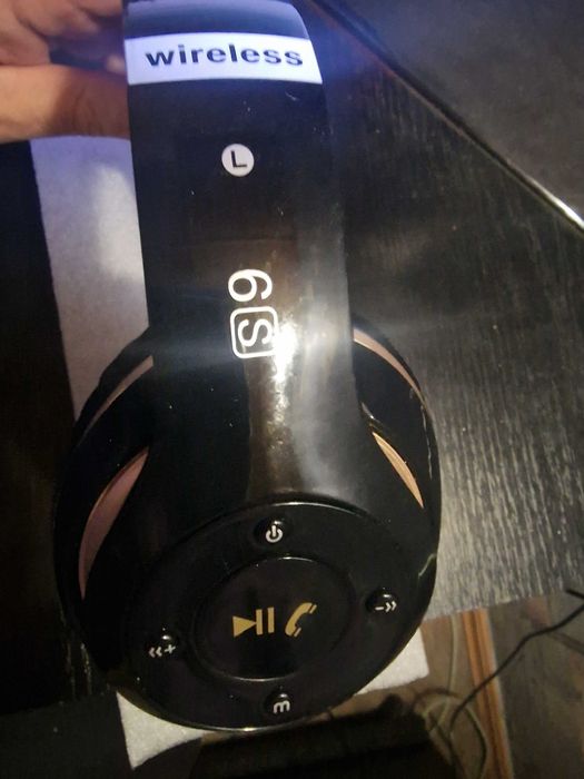 провідні,безпровідні навушникі S6