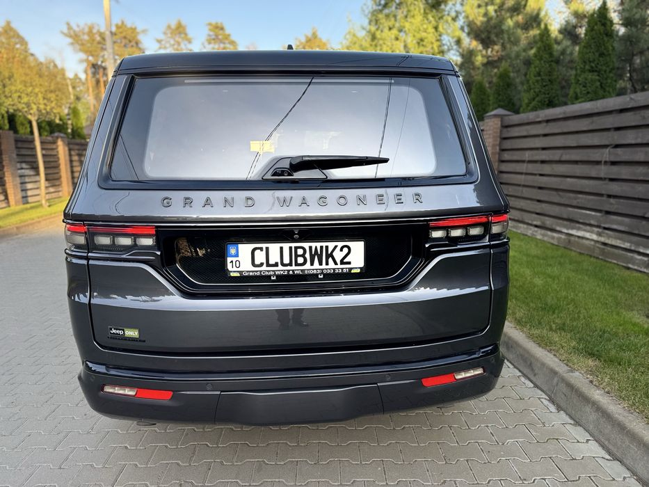 Jeep Grand Wagoneer