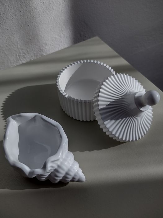 Conjunto concha e pote luxo com tampa peças decorativas