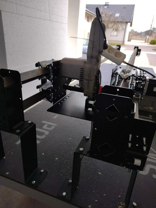 Prowadnica , prowadnica CNC - prowadnica ze sterowaniem