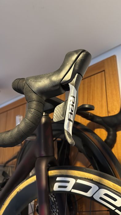 Specialized Aethos 6,6kg Sram Red AXS potenciometro