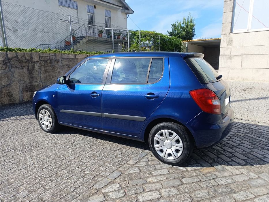✅ Skoda Fabia 1.2 HTP 70Cv

➡️ Kms: 276819
➡️ Ano: 2007/11

Viatura em bom estado, com manutenção em dia. Duas chaves.